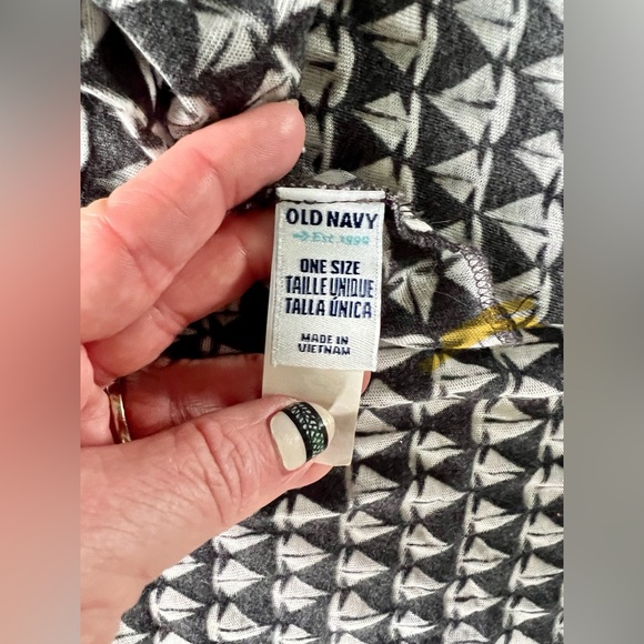 Old Navy Sailboat Scarf - Picture 3 of 3